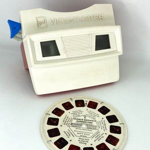 CLEARANCE! Vintage Gaf Viewmaster Kids Toy White Red w/ 1 Charlie Brown #6 Reel